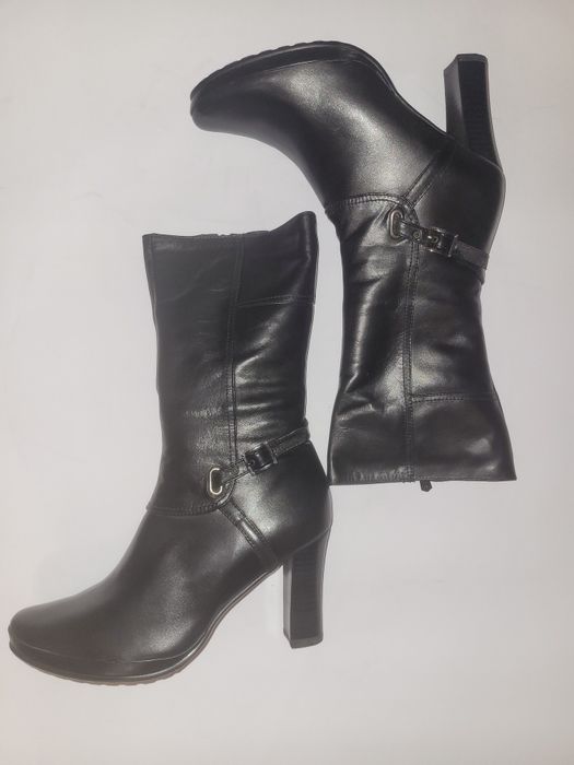 Нові! Зимові шкіряні сапоги.  38 розмір.