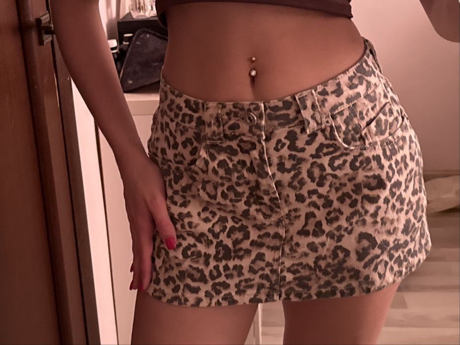Джинсова леопардова юбка Stradivarius з шортиками