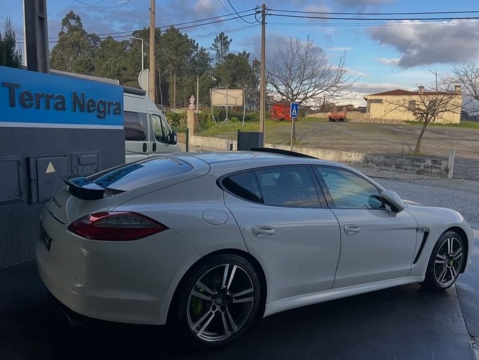 Porsche Panamera V6 250cv | Caixa Automática | Teto Abrir | Pele |