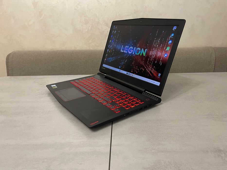 Ігровий ноутбук Lenovo Legion Y520-15IKBN, 15.6" FHD IPS, Intel Core i7-7700HQ, 16GB DDR4, 256GB NVMe SSD + 1TB HDD, NVIDIA GeForce GTX 1050 Ti 4GB