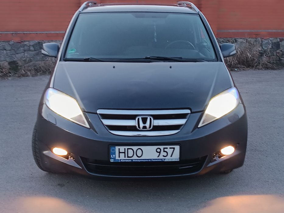 Продам Honda FR-V . Год 2005. 6 мест