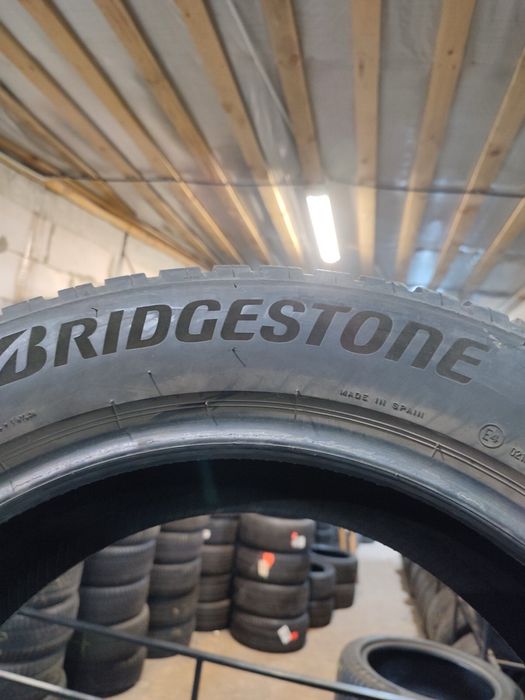 Шини 225/60 18 Bridgestone Blizzak LM005