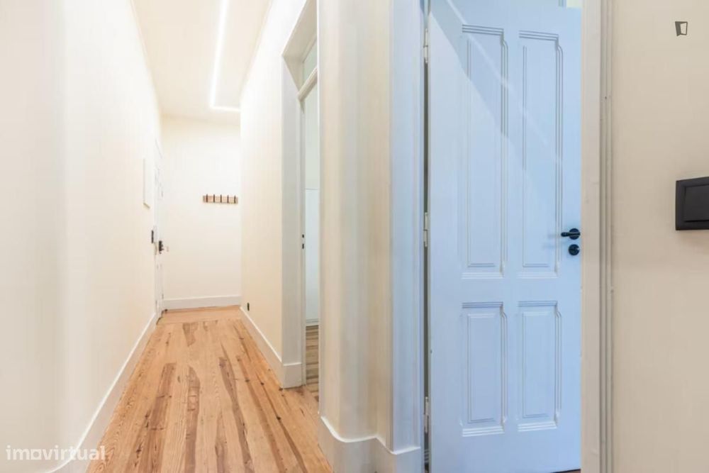 Apartamento com 4 quartos - localizado em Anjos Lisbon