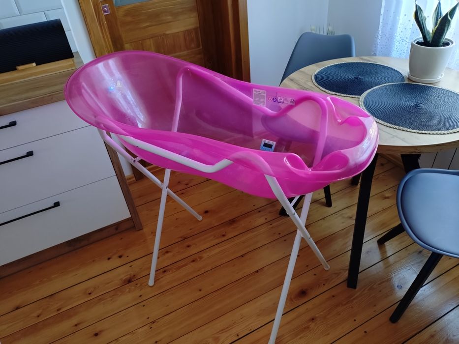 Wanienka dla niemowląt z składanym stelażem
