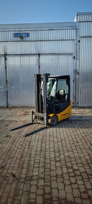 Wózek widłowy elektryczny Jungheinrich EFG215 triplex nowa bateria