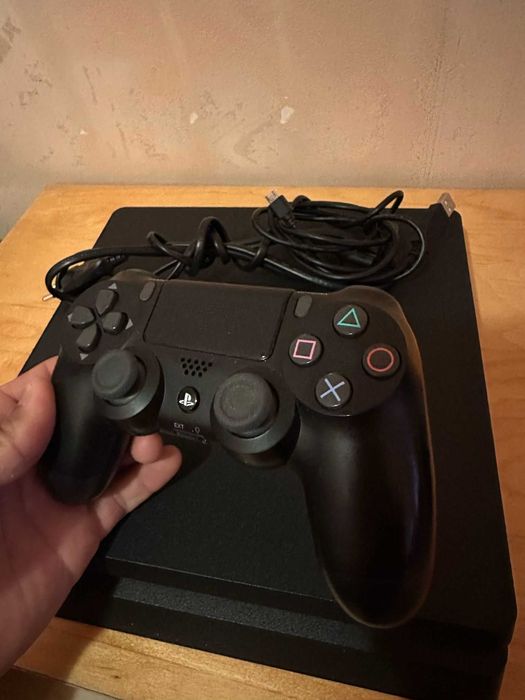 PlayStation 4 Slim 500GB + Comando Original