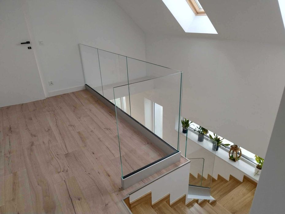 Balustrada Szklana Barierki Balkonowe Poręcz Szklana Balkon Francuski