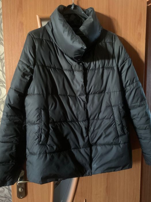 Жіноча куртка чорна