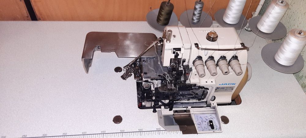 Оверлок JACK пятинитка