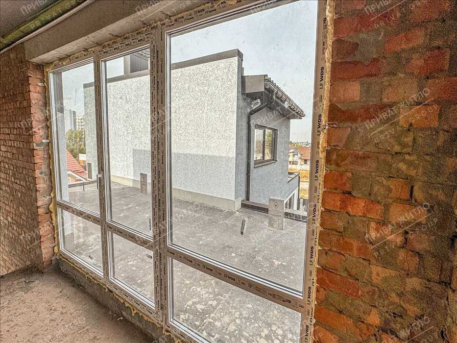 Ексклюзивний таунхаус на Браїлках, введений в експлуатацію