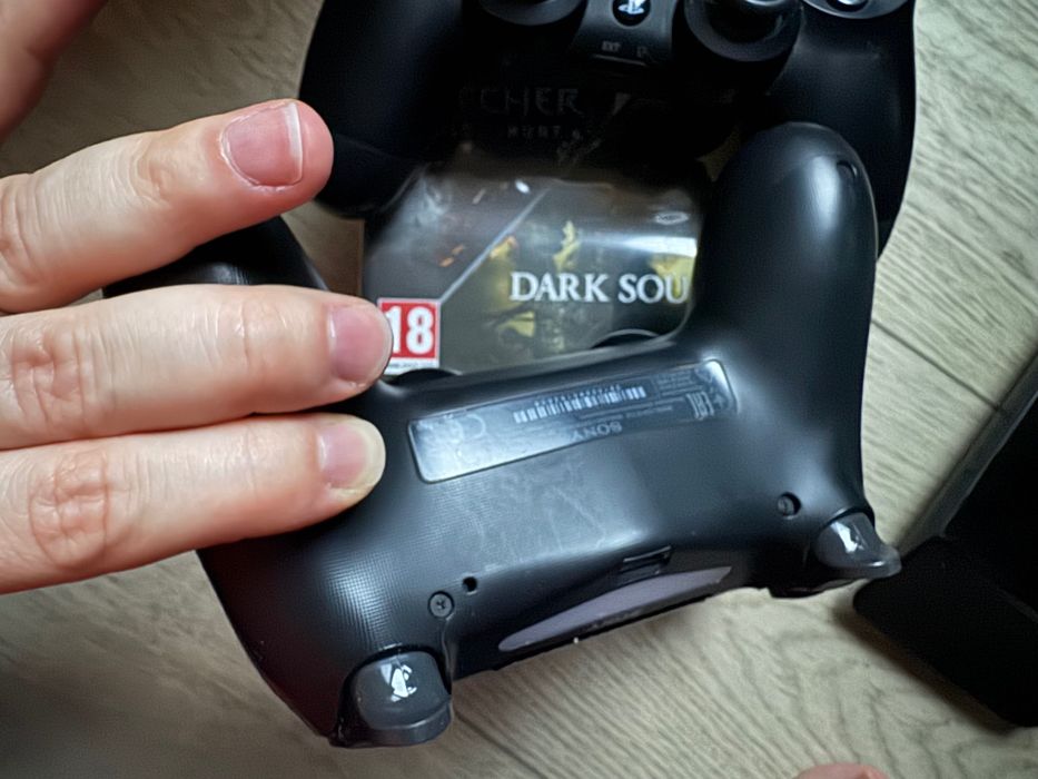 Продам PS4 Slim 1 TB