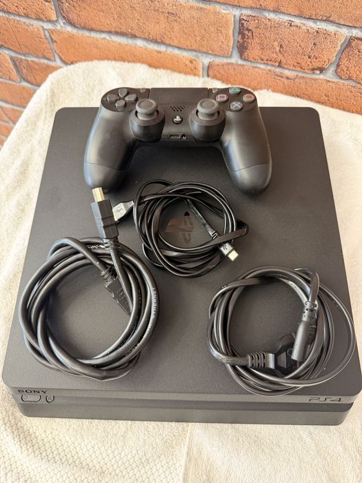 Ps4 slim 1tb em bom estado