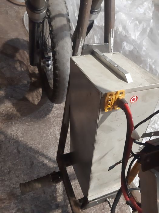 Акумулятор  70А с бмской jk 200A