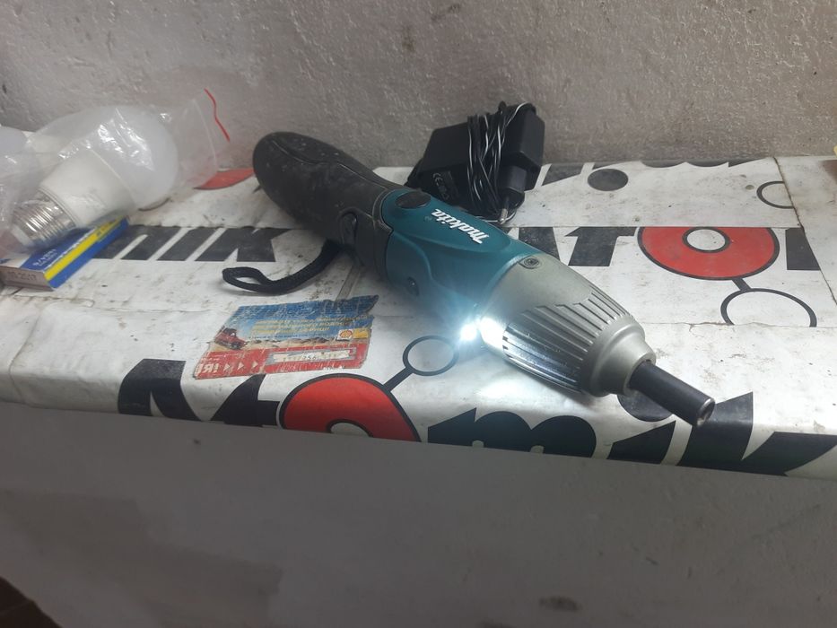 Makita 6723d выкрутка бу