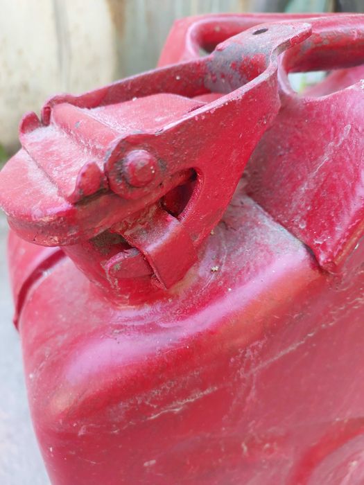 Металева Каністра