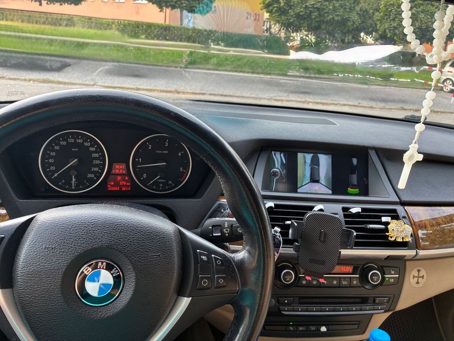 Продам BMW X5e70 m57