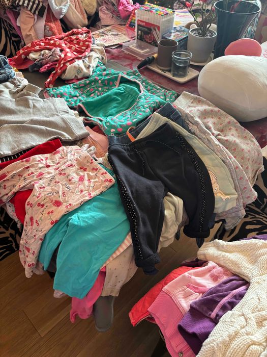 Setki sztuk odzieży dla dziewczynki 0-5 lat