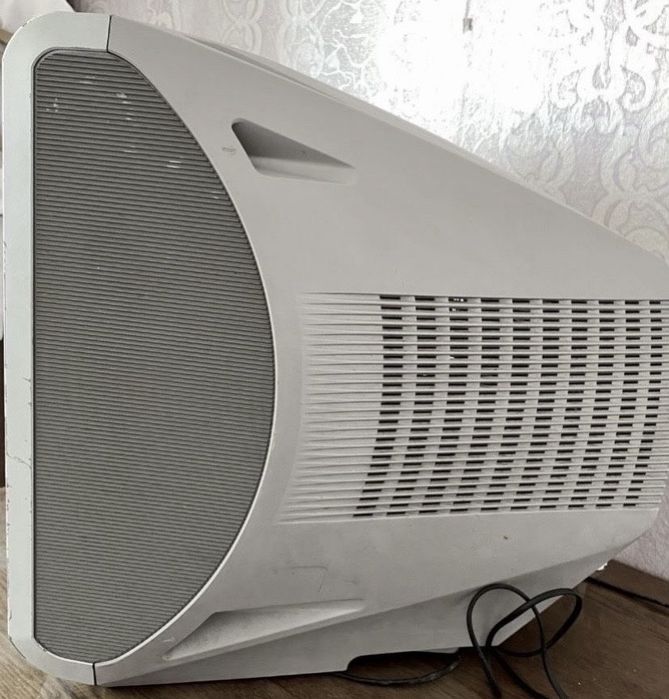 Телевізор Sony Trinitron KV-21LT1K У хорошому стані.