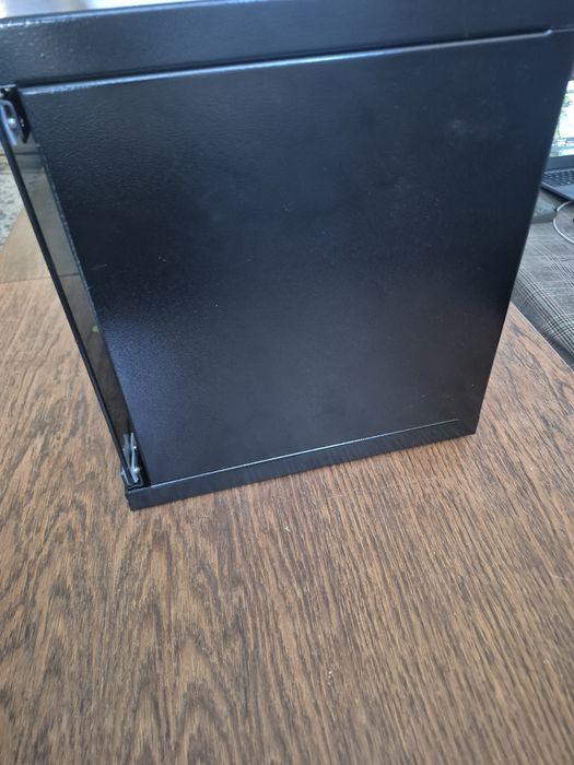 Szafa rack 10" Digitus 6U wisząca zamykana czarna