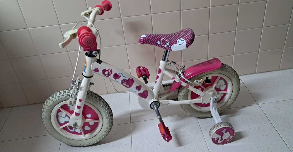 Bicicleta menina Barbie, em bom estado