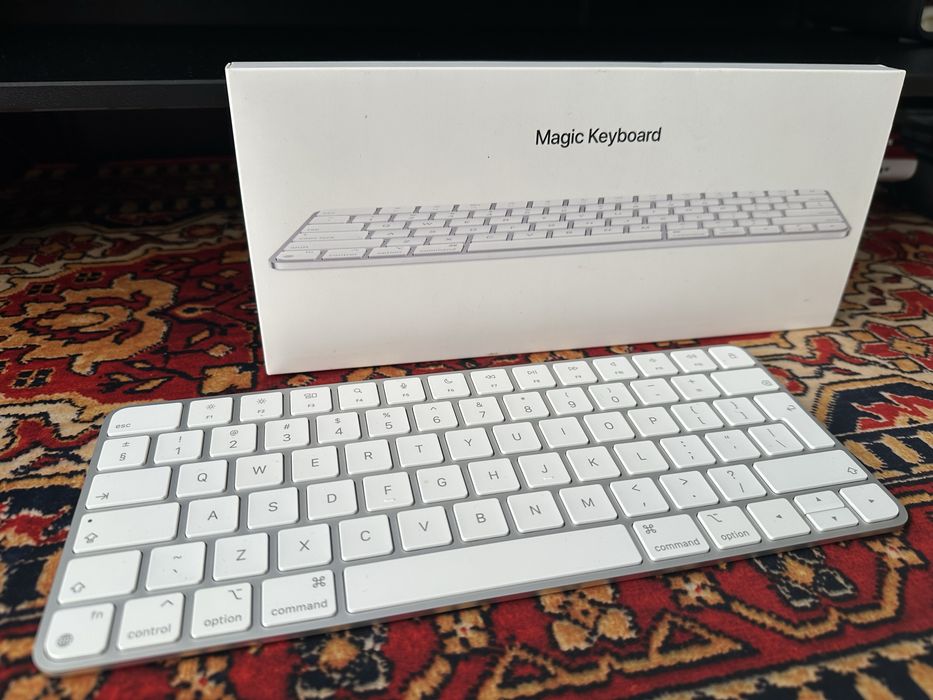 Magic Keyboard stan idealny!