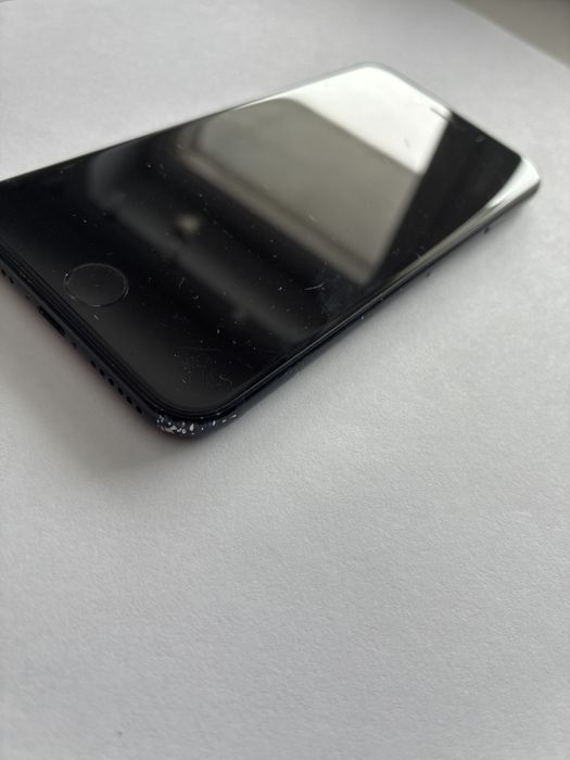 Sprzedam iPhone SE (3. generacja) z 2022 roku,