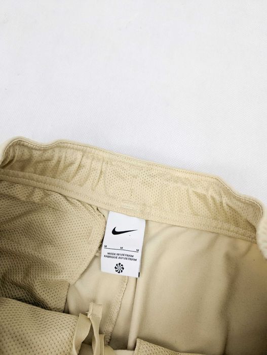 Nike kremowe spodnie dresowe dresy M