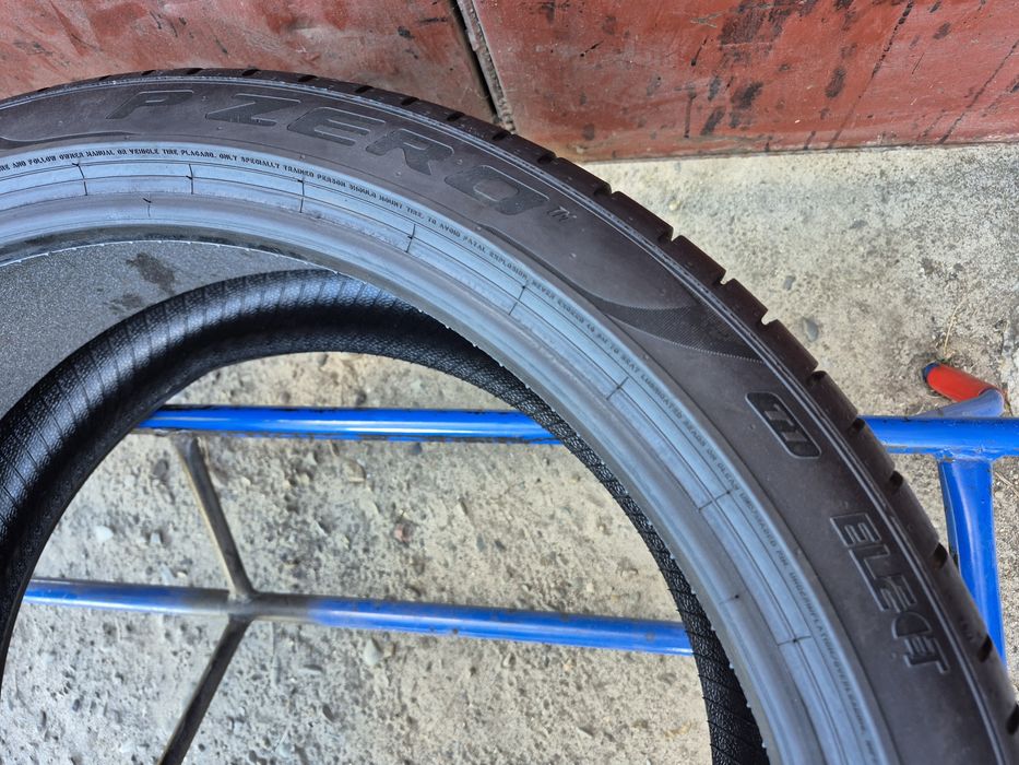 275/35/21 R21 Pirelli P Zero PZ4 літо 2 шт ціна за 1 шт