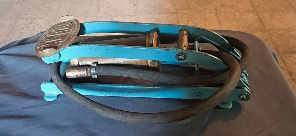 Máquina Antiga de enchimento de peneus