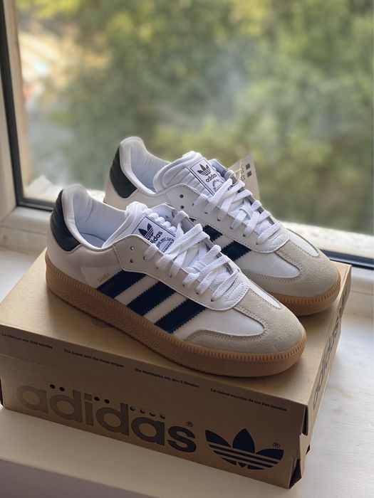 Оригінал  кросівки Adidas Samba XLG білі з замшевими вставками