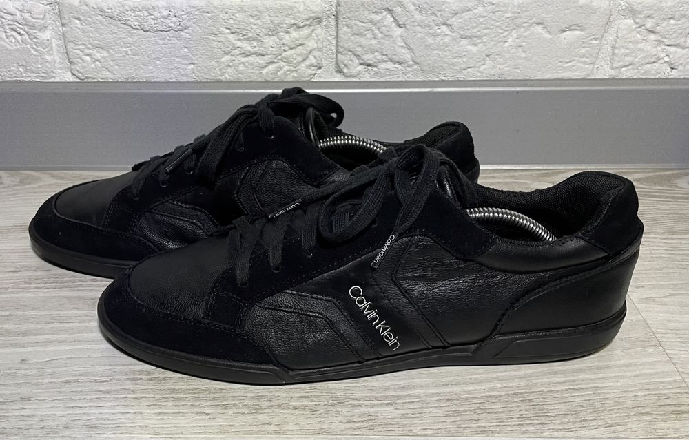 calvin klein 43 600 Olx