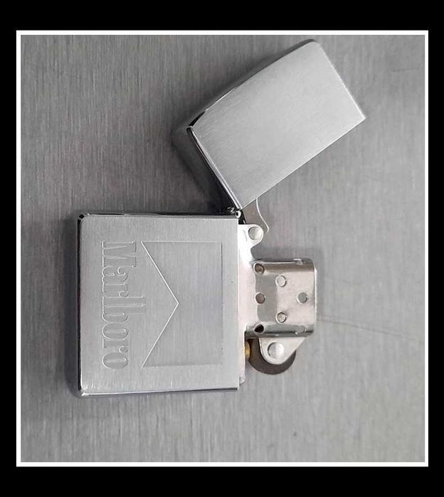 Isqueiro ZIPPO 'Marlboro'