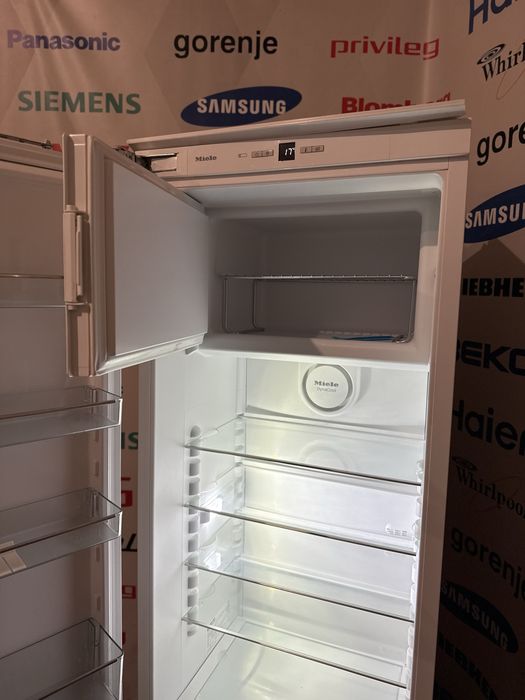 Вбудований / вмонтований холодильник Miele K 37283 iDF/ бу техніка