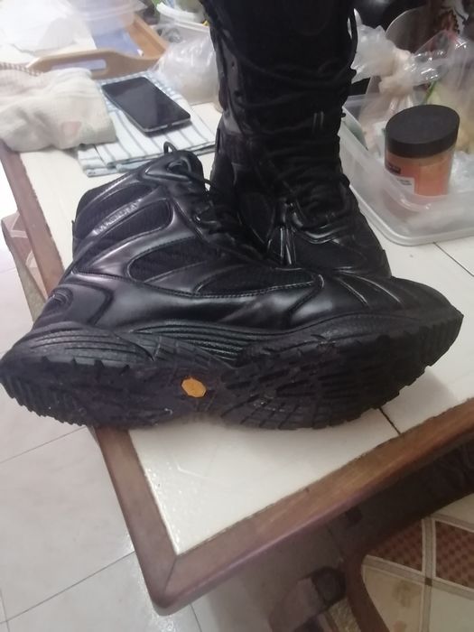 Botas Magnum em bom  estado.