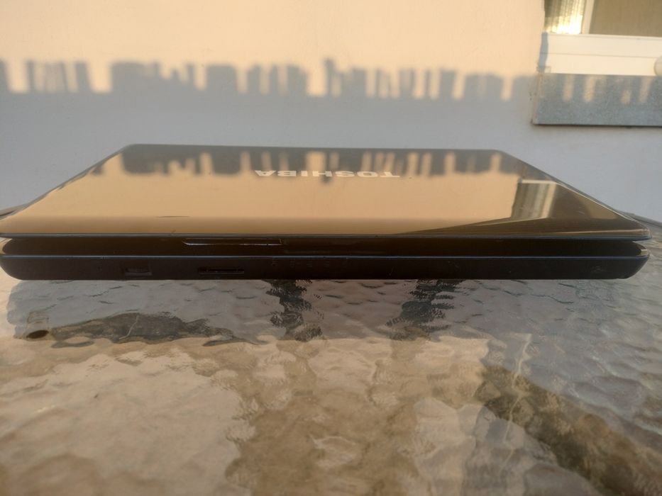 Ноутбук Toshiba Satellite