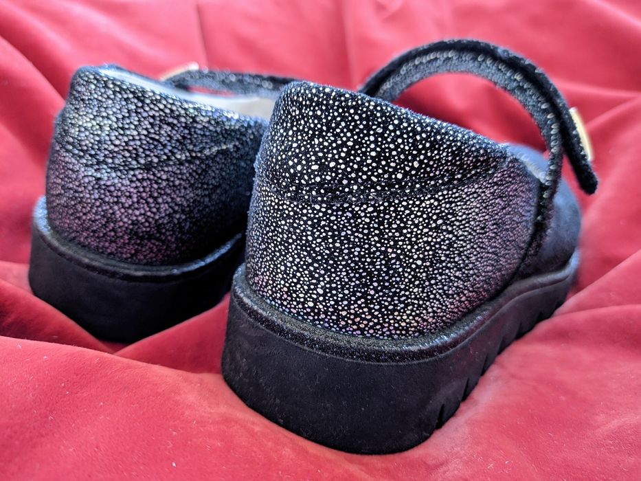 Почти новые Туфли BARTEK 35р., кожаные с сверкающим переливом