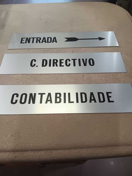 Chapas diversas em alumínio fotoanodizado 30 x 7 cm