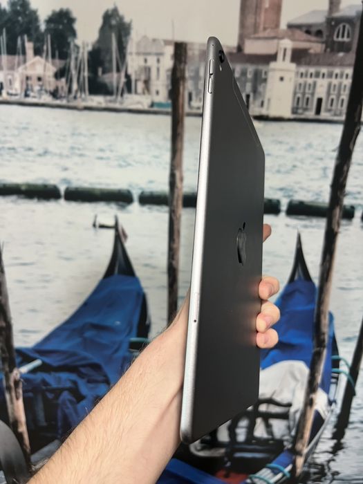 Apple iPad Pro 9.7" 128gb Wi-Fi+LTE з гарантією АКБ 94%