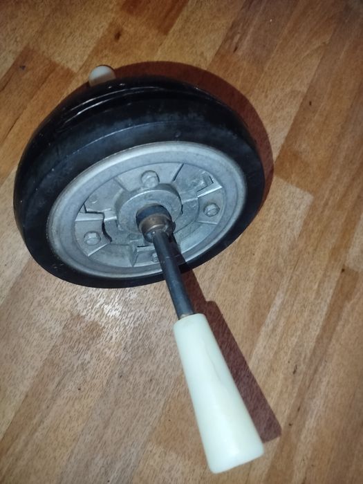 Гири 16 кг., 24 кг., 32 кг.,Гриф Динамо, гантели цельные и разборные.