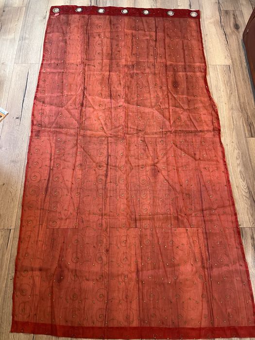 Cortina Vermelha e Dourada com Ilhós 140x250 cm - Como Nova