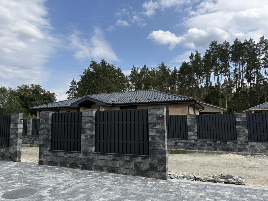 біля лісу будинок в котеджному містечку з газом без %