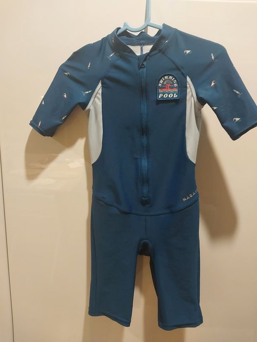 Kombinezon do pływania dla chłopca rozmiar 113-122 cm