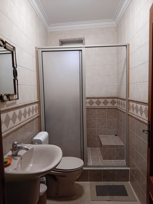 Alugo casa só com contrato Periferia Torres Vedras / Freguesia Ventosa