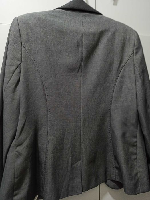 Классический женский темно серый пиджак .