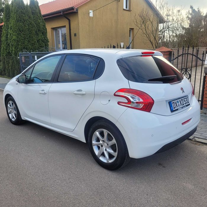 Peugeot   208    sprowadzony
