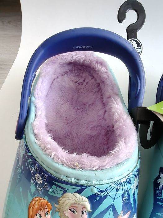 Crocs c/ pêlo n c13 Novas