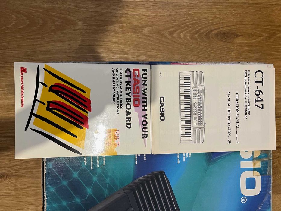 Keyboard Casio CT 647, kupiony w USA, stan bdb