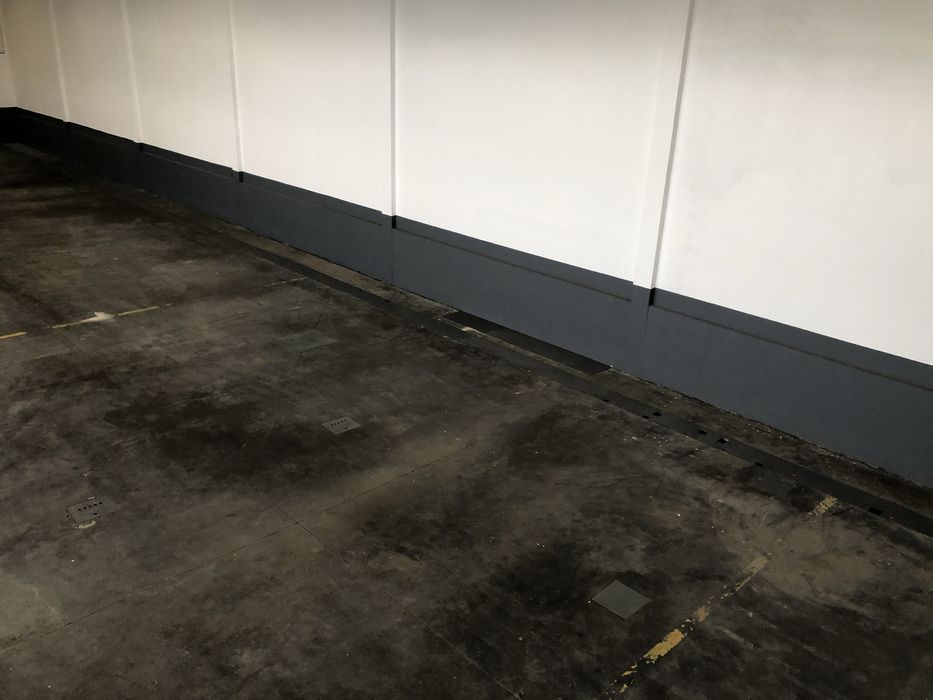 Arrenda-se pavilhao industrial com cabine