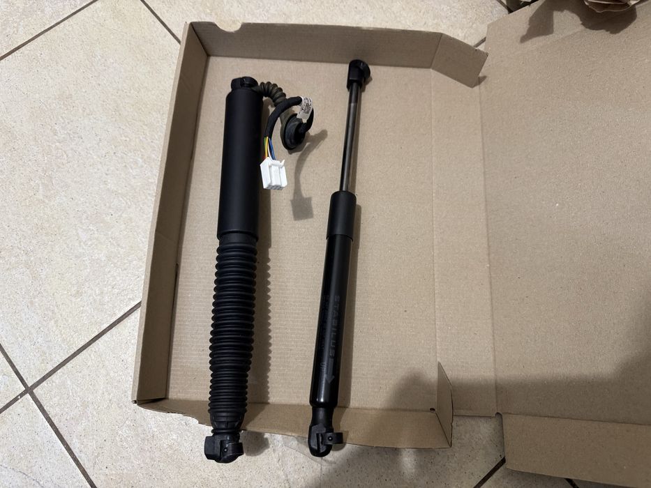 Tesla model 3 комплект электро амортизаторов багажнике
