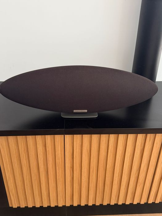 Zeppelin Bowers and Wilkins B&W